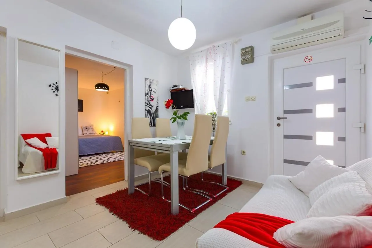 Gostinjska kuća Apartments Jelena, Mali Losinj
